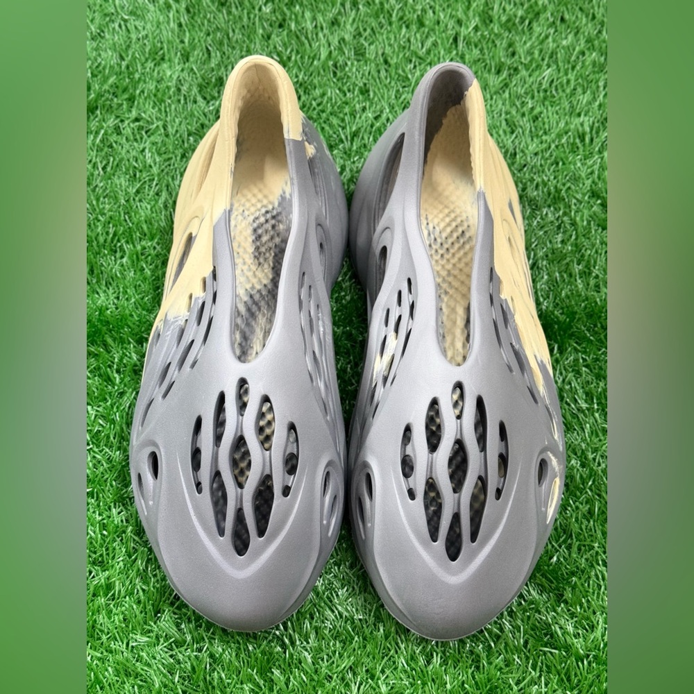 Adidas Yeezy Foam Rnnr MXT Moon Gray - Picture 6 of 7